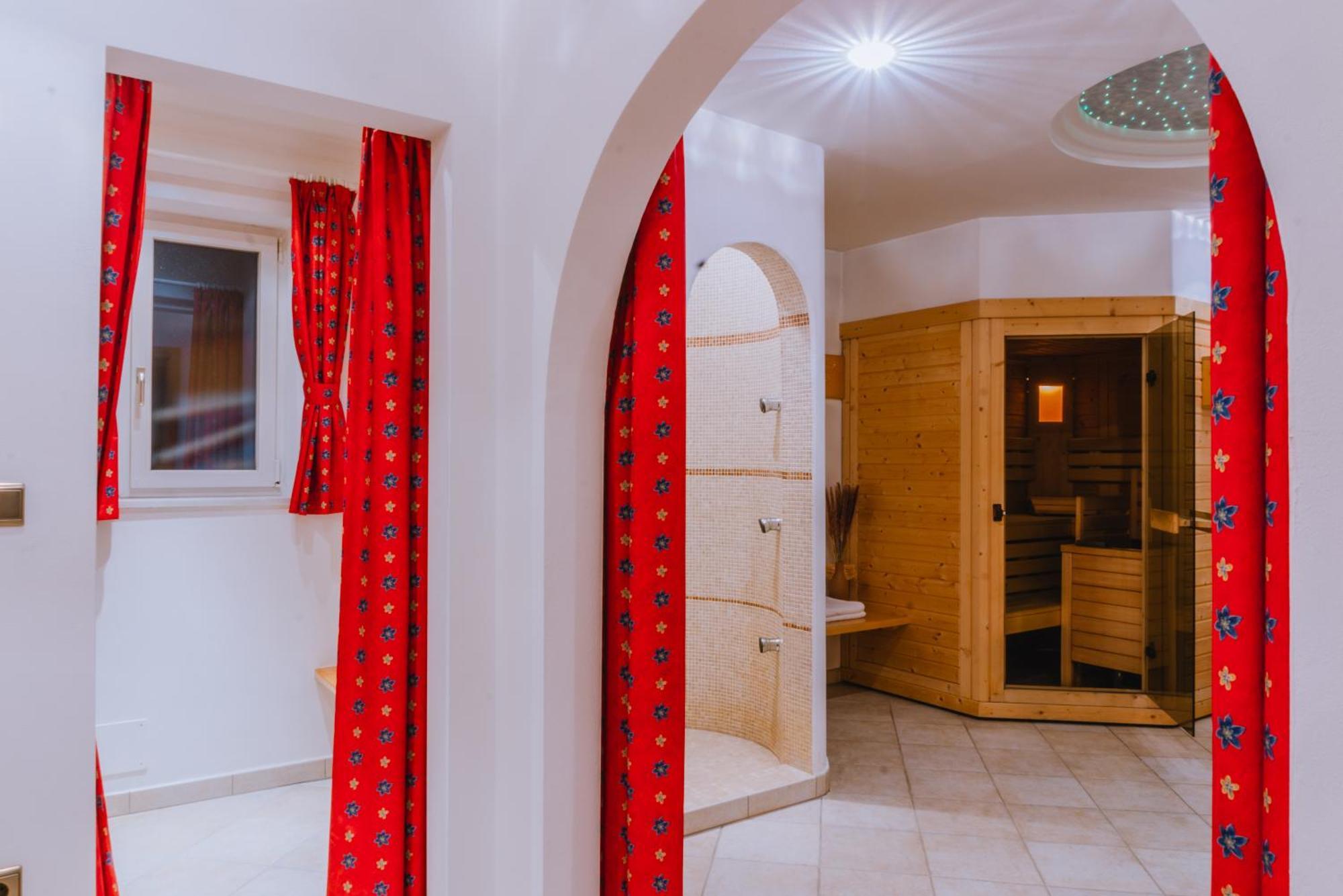 Garni Hotel Belalp Santa Cristina Val Gardena Kültér fotó