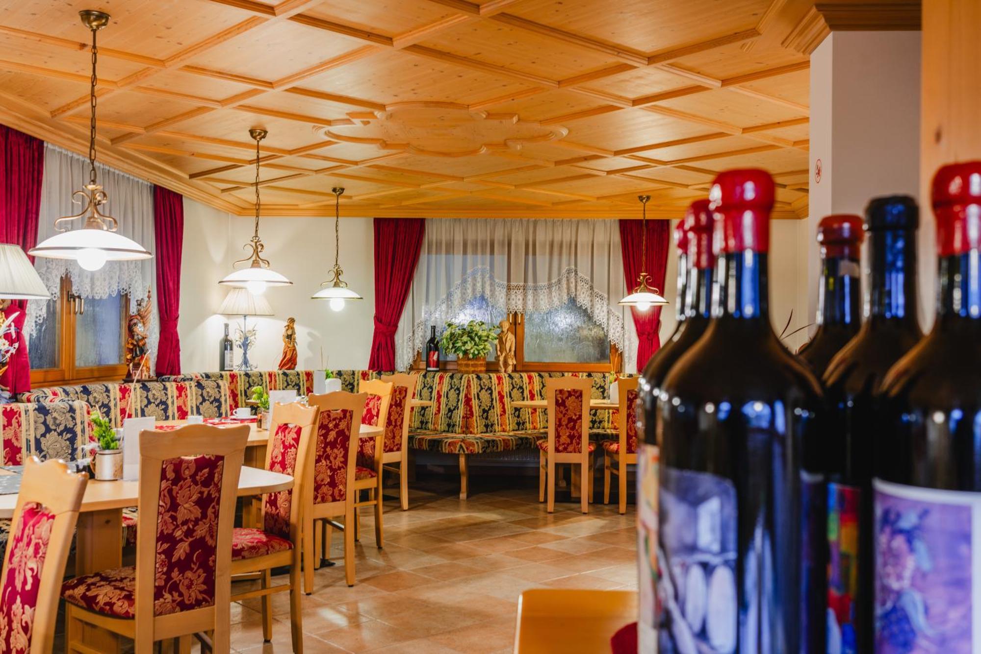 Garni Hotel Belalp Santa Cristina Val Gardena Kültér fotó